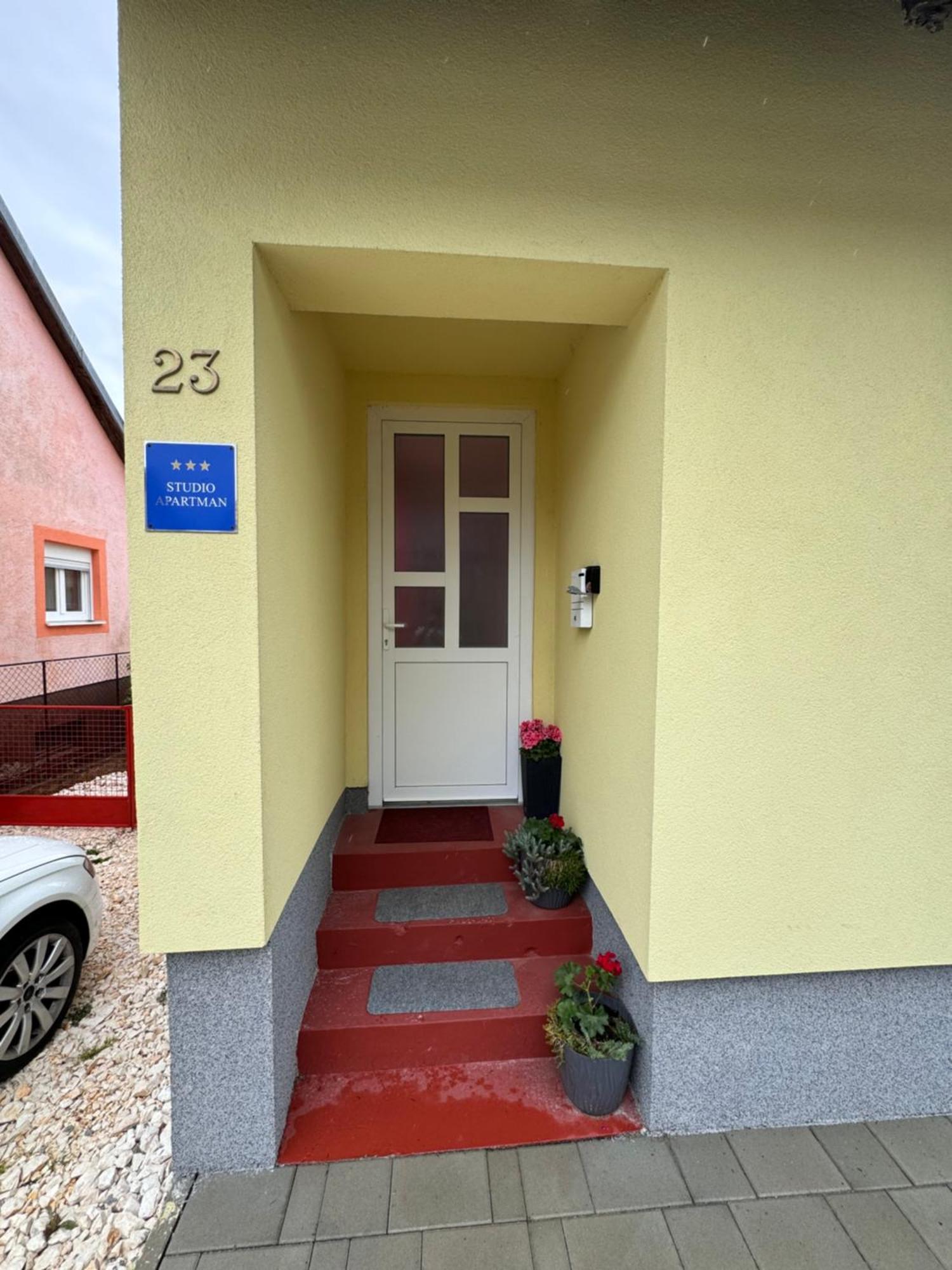 Apartman Josip Gospić Екстериор снимка