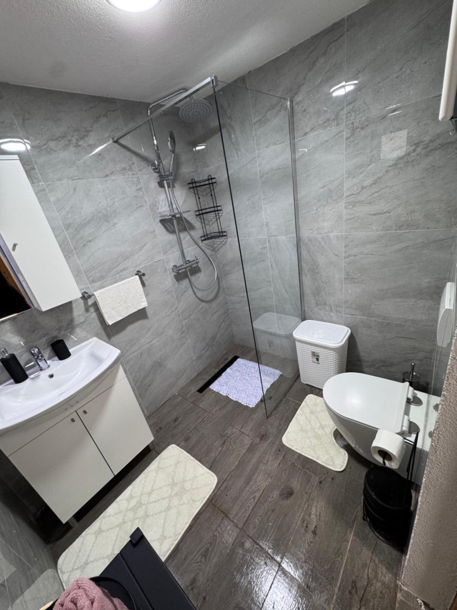 Apartman Josip Gospić Екстериор снимка