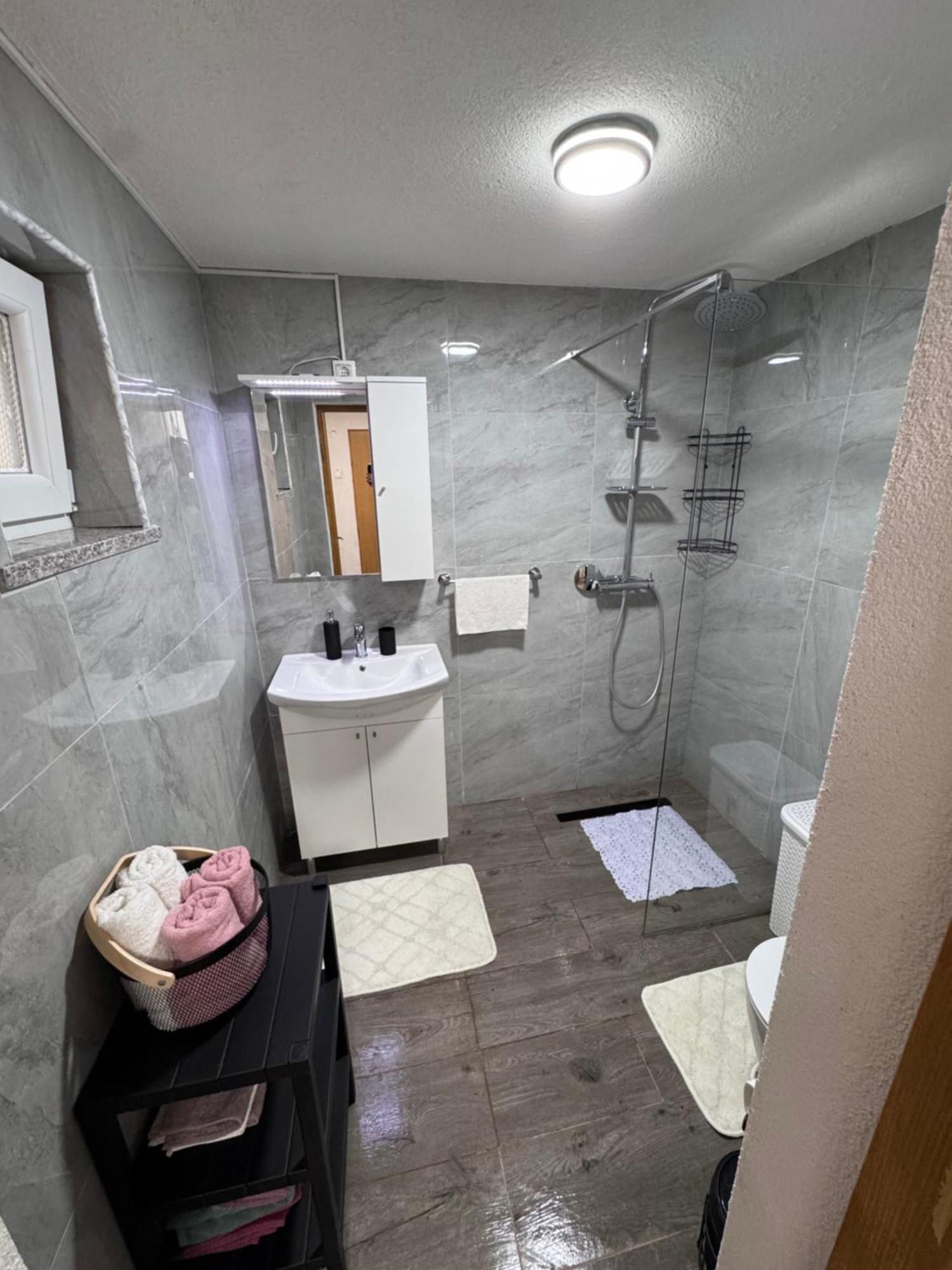 Apartman Josip Gospić Екстериор снимка