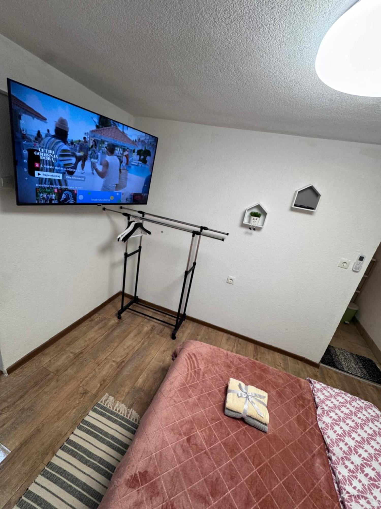 Apartman Josip Gospić Екстериор снимка